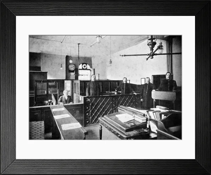 Framed Print : GUILDHALL POLICE COURT Framed Print : GUILDHALL POLICE COURT
