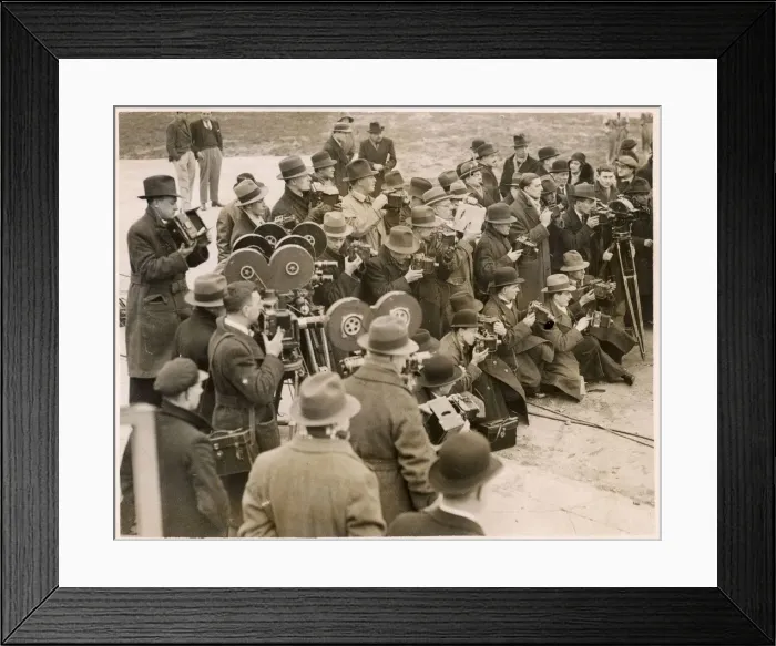 Framed Print : PRESS PHOTOS / HESTON / 1933 Framed Print : PRESS PHOTOS / HESTON / 1933
