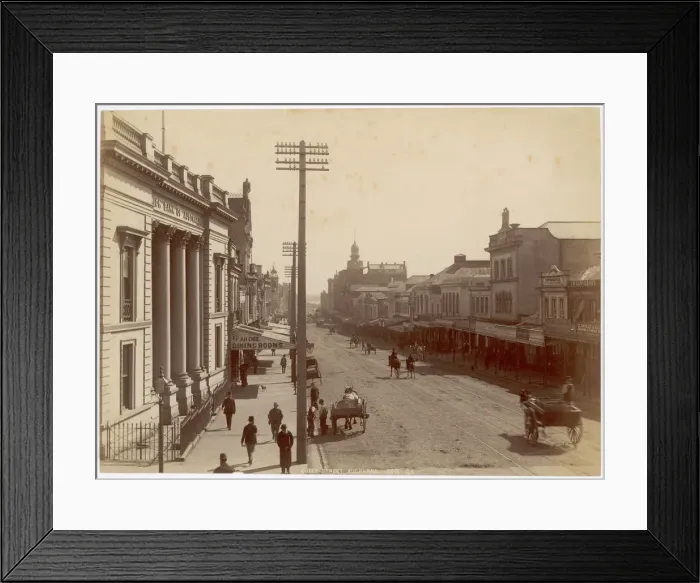 Framed Print : AUCKLAND STREET SCENE Framed Print : AUCKLAND STREET SCENE