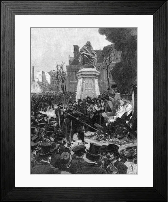 Framed Print : COMMUNE / GUILLOTINE BURNT Framed Print : COMMUNE / GUILLOTINE BURNT