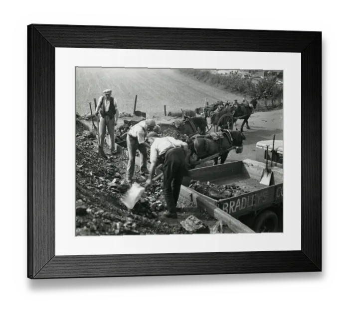 Framed Print : SHOVELLING COAL Framed Print : SHOVELLING COAL