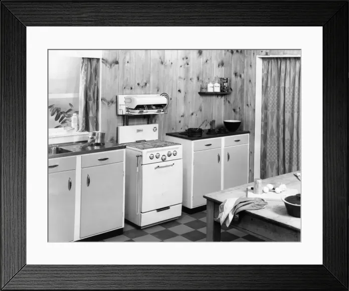 Framed Print : KITCHEN / CIRCA 1960 Framed Print : KITCHEN / CIRCA 1960