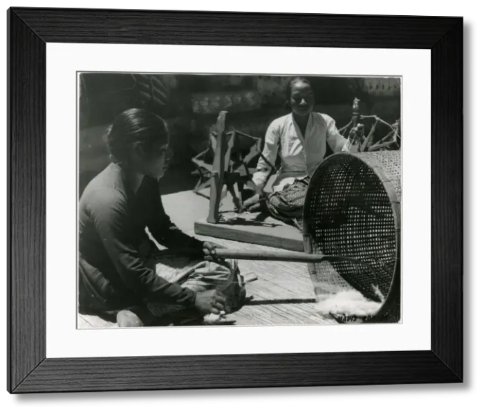 Framed Print : COTTON CLEANED / INDONESIA Framed Print : COTTON CLEANED / INDONESIA