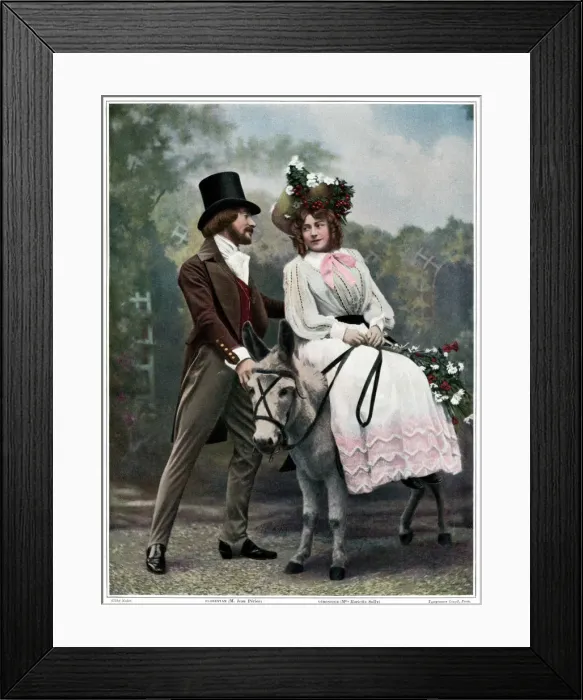 Framed Print : MESSAGER / VERONIQUE Framed Print : MESSAGER / VERONIQUE