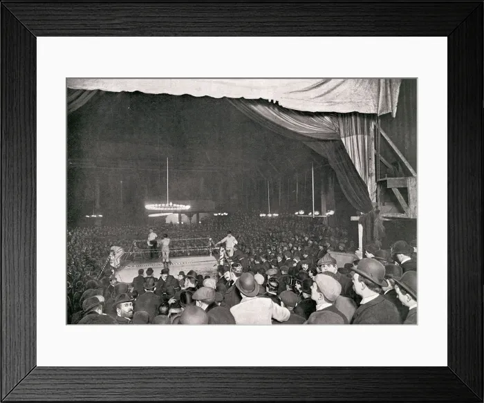 Framed Print : BOXING AT WONDERLAND Framed Print : BOXING AT WONDERLAND