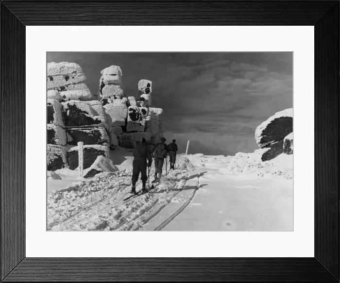 Framed Print : CZECH SKIING PARTY Framed Print : CZECH SKIING PARTY