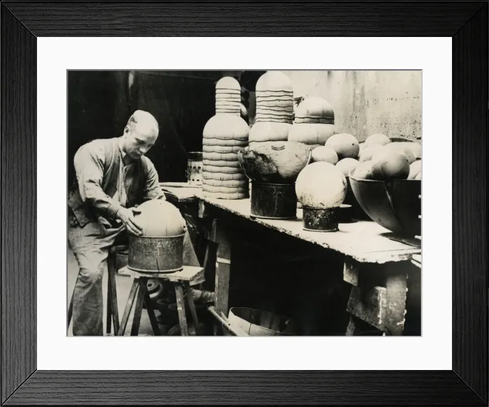 Framed Print : MANUFACTURING GLOBES Framed Print : MANUFACTURING GLOBES