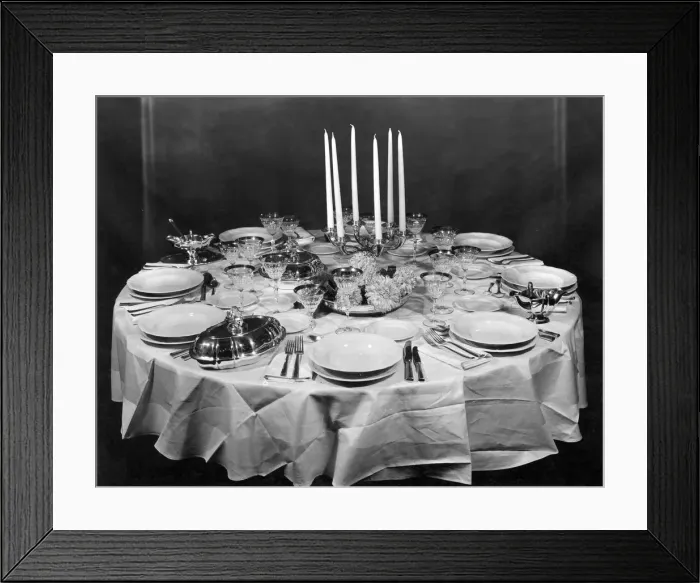 Framed Print : TABLE FOR EIGHT Framed Print : TABLE FOR EIGHT