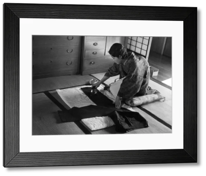 Framed Print : JAPANESE HOUSEWIFE IRONS Framed Print : JAPANESE HOUSEWIFE IRONS
