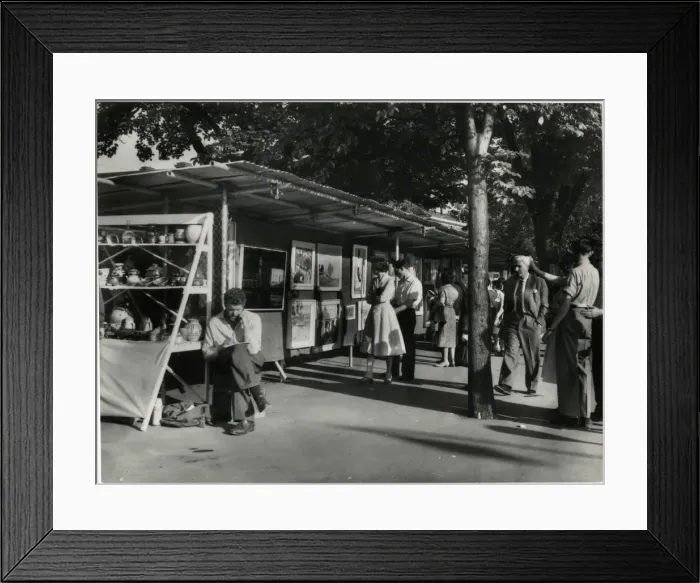 Framed Print : HAMPSTEAD ART STALL Framed Print : HAMPSTEAD ART STALL
