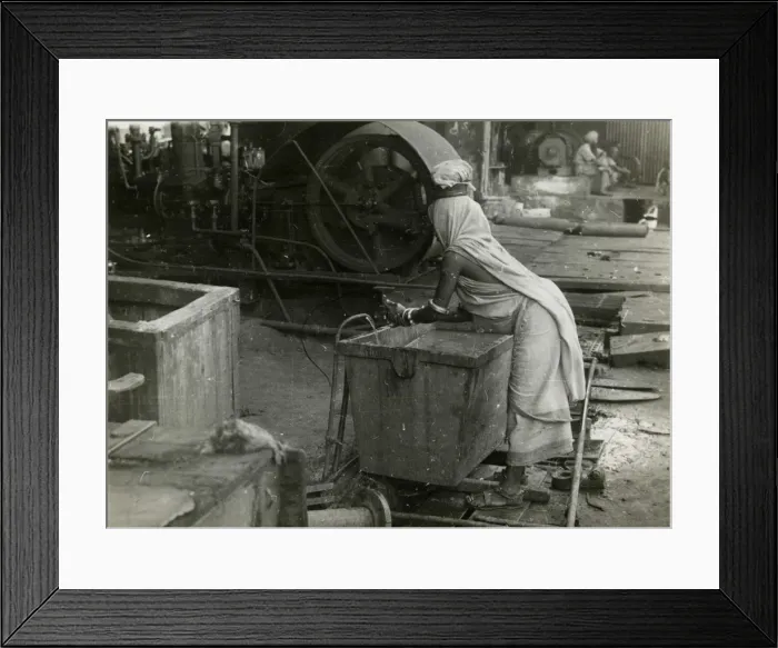 Framed Print : INDIAN TEXTILE WORKER Framed Print : INDIAN TEXTILE WORKER
