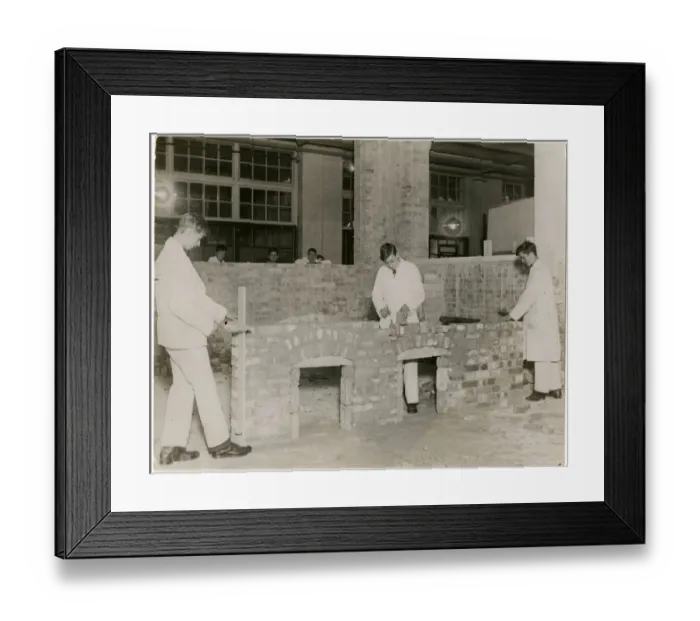 Framed Print : APPRENTICE BRICKLAYERS Framed Print : APPRENTICE BRICKLAYERS