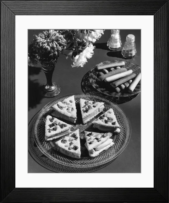 Framed Print : COCKTAIL SNACKS Framed Print : COCKTAIL SNACKS