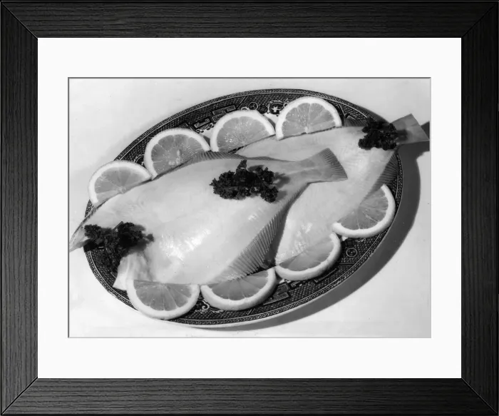 Framed Print : PLAICE AND LEMON Framed Print : PLAICE AND LEMON