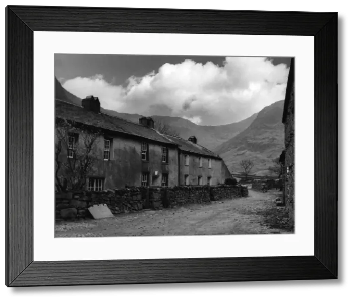 Framed Print : ENGLAND / SEATHWAITE Framed Print : ENGLAND / SEATHWAITE