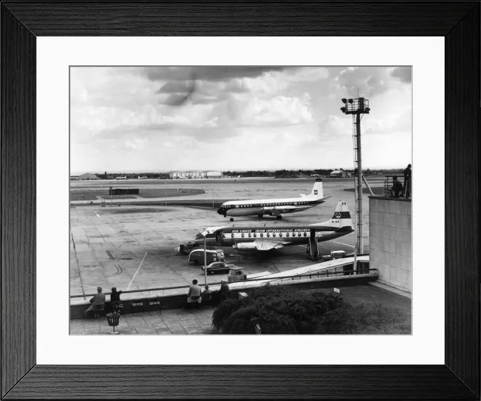 Framed Print : LONDON AIRPORT 1960S Framed Print : LONDON AIRPORT 1960S