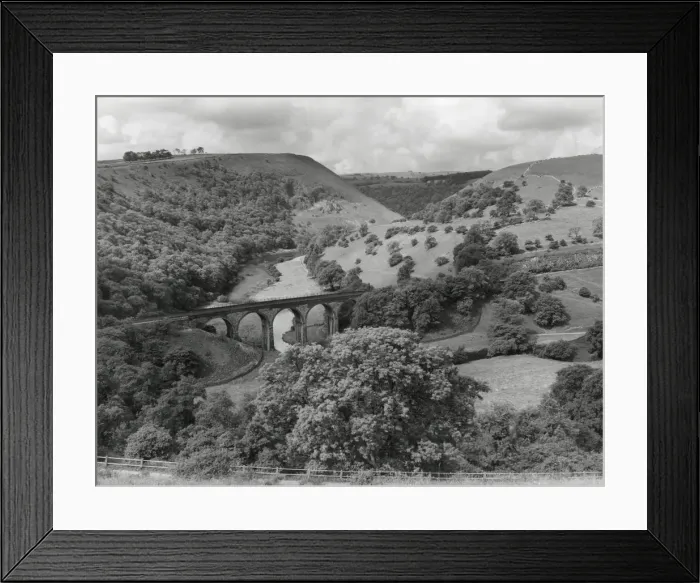 Framed Print : DERBYSHIRE COUNTRYSIDE Framed Print : DERBYSHIRE COUNTRYSIDE