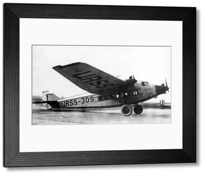 : A N Tupolev ANT-9 (forward view) taxying of URSS-309 : A N Tupolev ANT-9 (forward view) taxying of URSS-309