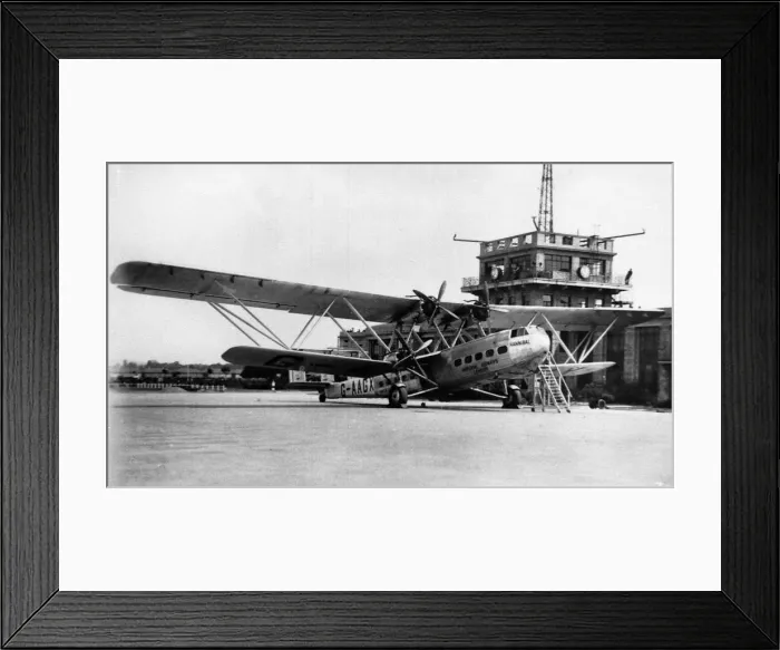 Framed Print : Handley Page HP 42E at Croydon Airport Framed Print : Handley Page HP 42E at Croydon Airport