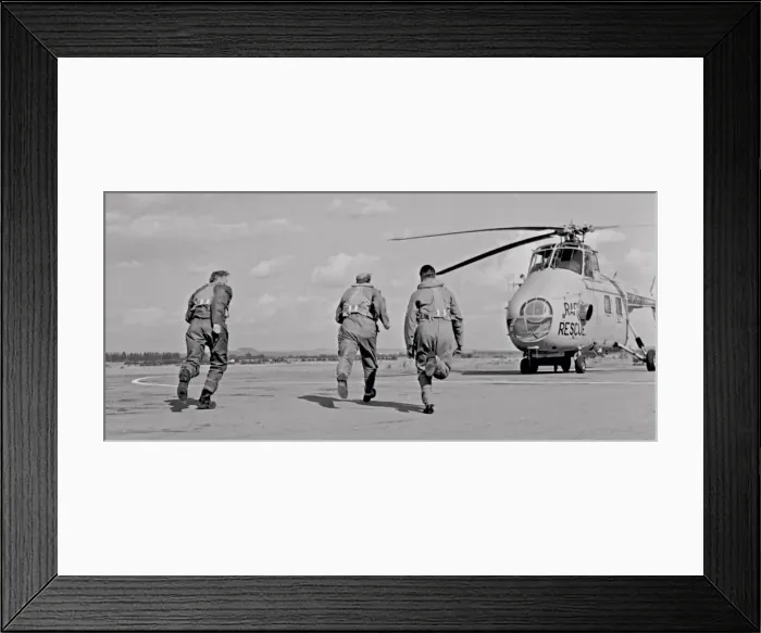 Framed Print : RAF 22 Squadron Search and Rescue crew and helicopter Framed Print : RAF 22 Squadron Search and Rescue crew and helicopter
