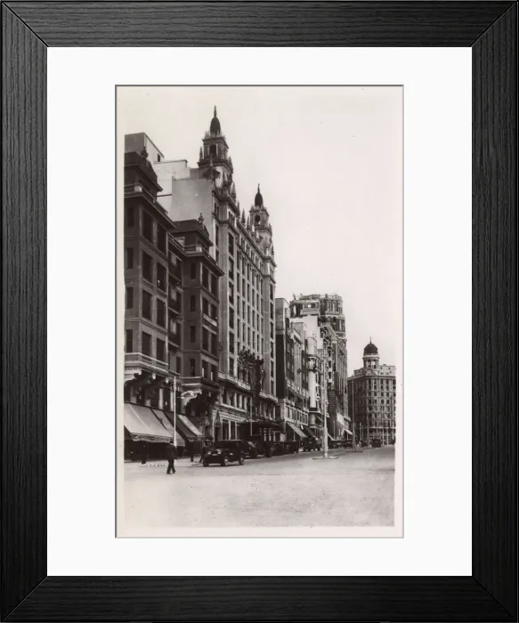 Framed Print : Spain - Madrid, Avenida de Jose Antonio Framed Print : Spain - Madrid, Avenida de Jose Antonio