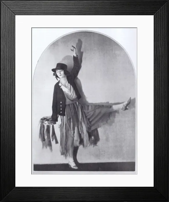 Framed Print : Vera Lennox, appearing in the Midnight Follies cabaret show Framed Print : Vera Lennox, appearing in the Midnight Follies cabaret show