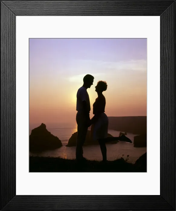 Framed Print : Sunset at Kynance Cove, The Lizard, Cornwall Framed Print : Sunset at Kynance Cove, The Lizard, Cornwall