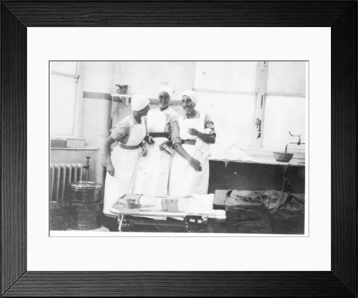 Framed Print : Nurses in an operating theatre Framed Print : Nurses in an operating theatre