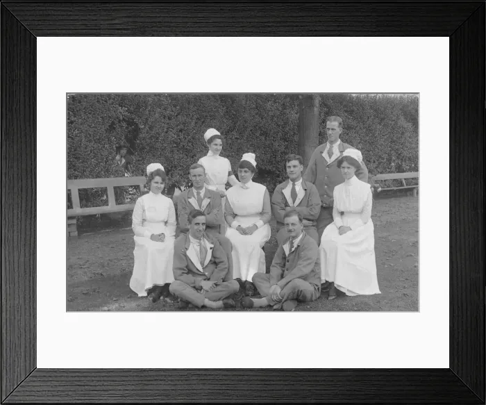 Framed Print : Nurses and convalescing servicemen outside Framed Print : Nurses and convalescing servicemen outside