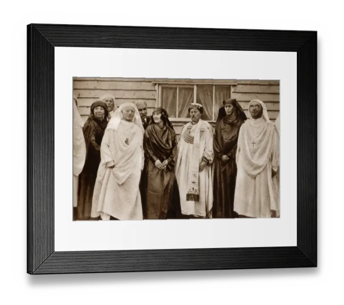 Framed Print : The Duke and Duchess of York invested as bards - Eisteddfod Framed Print : The Duke and Duchess of York invested as bards - Eisteddfod