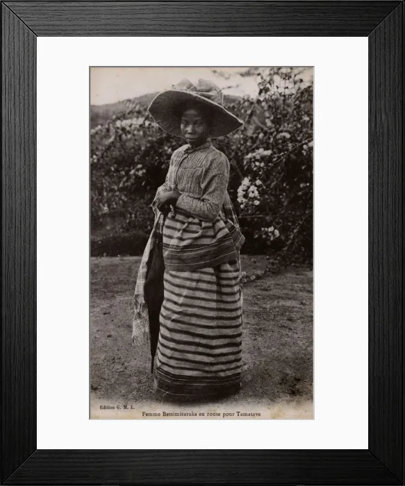 Framed Print : Madagascar - Tuamasina (Tamatave) - Betsimisaraka Woman Framed Print : Madagascar - Tuamasina (Tamatave) - Betsimisaraka Woman