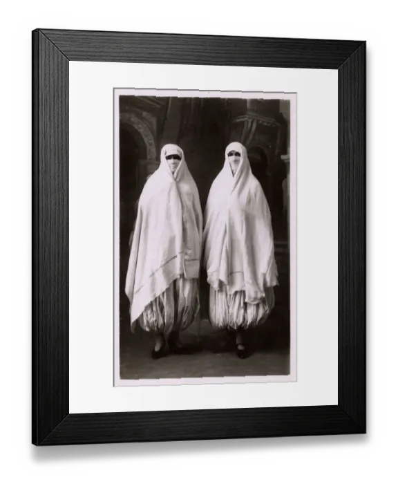 Framed Print : Algeria - Two Moorish women in traditional costume Framed Print : Algeria - Two Moorish women in traditional costume