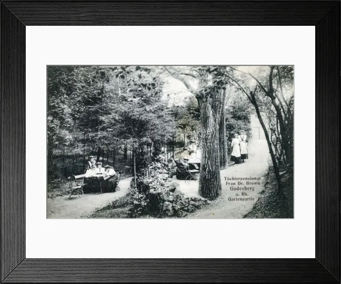 Framed Print : Date: circa 1910s Framed Print : Date: circa 1910s