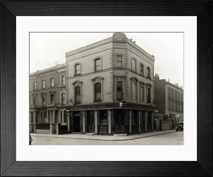 Framed Print : Photograph of Abingdon PH, Kensington, London Framed Print : Photograph of Abingdon PH, Kensington, London