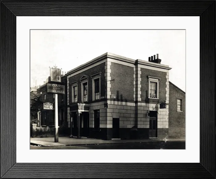 Framed Print : Photograph of Albion PH, Dalston, London Framed Print : Photograph of Albion PH, Dalston, London