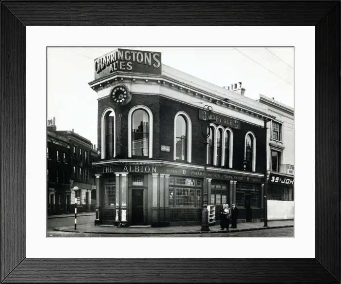 Framed Print : Photograph of Albion PH, Islington, London Framed Print : Photograph of Albion PH, Islington, London