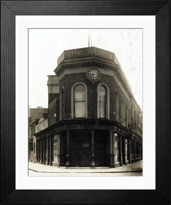 Framed Print : Photograph of Albion PH, Islington, London Framed Print : Photograph of Albion PH, Islington, London