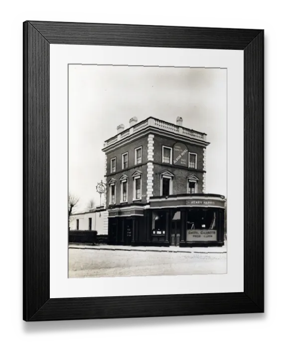 Framed Print : Photograph of Albion PH, Stoke Newington, London Framed Print : Photograph of Albion PH, Stoke Newington, London