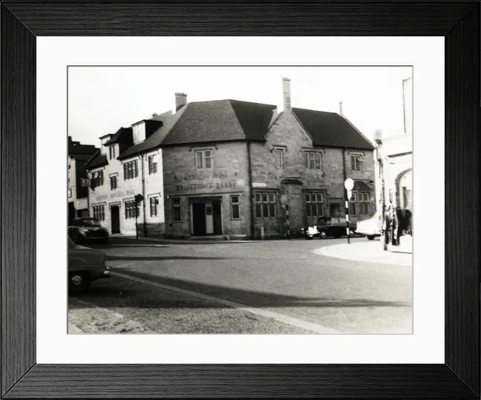 Framed Print : Photograph of Albion Inn, Yeovil, Somerset Framed Print : Photograph of Albion Inn, Yeovil, Somerset