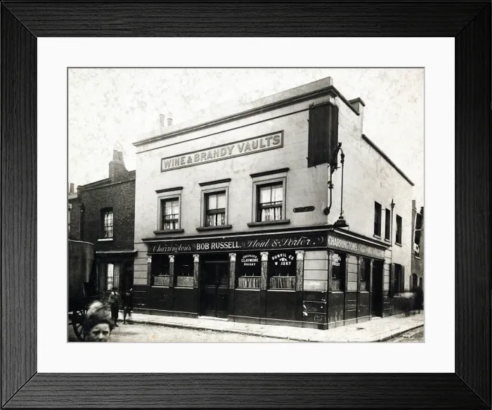 Framed Print : Photograph of Alfreds Head PH, Stepney, London Framed Print : Photograph of Alfreds Head PH, Stepney, London