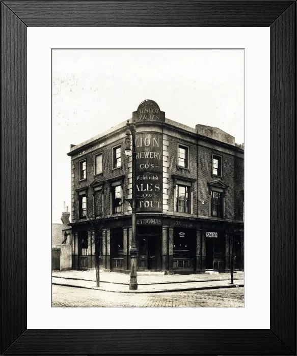 Framed Print : Photograph of Alscot Arms, Bermondsey, London Framed Print : Photograph of Alscot Arms, Bermondsey, London