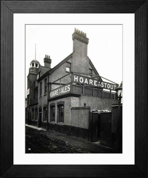 Framed Print : Photograph of Anchor & Hope PH, Charlton, London Framed Print : Photograph of Anchor & Hope PH, Charlton, London