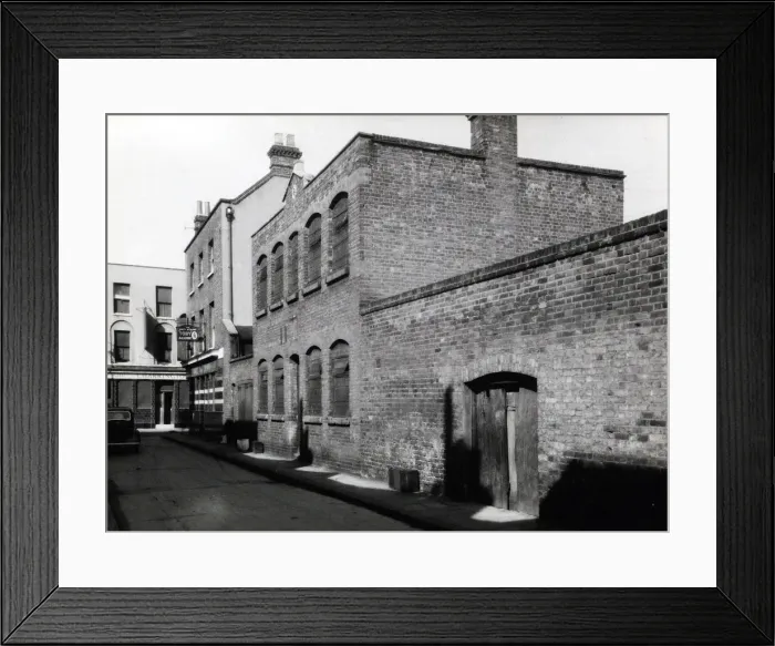 Framed Print : Photograph of Angel & Crown PH, Bethnal Green (Old), London Framed Print : Photograph of Angel & Crown PH, Bethnal Green (Old), London