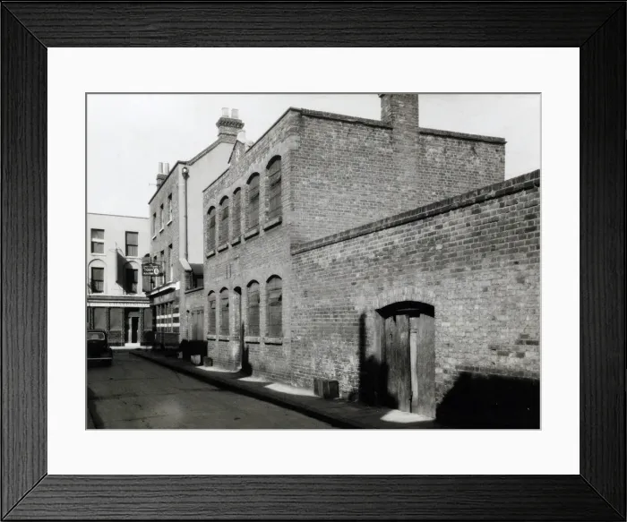 Framed Print : Photograph of Angel & Crown PH, Bethnal Green (Old), London Framed Print : Photograph of Angel & Crown PH, Bethnal Green (Old), London
