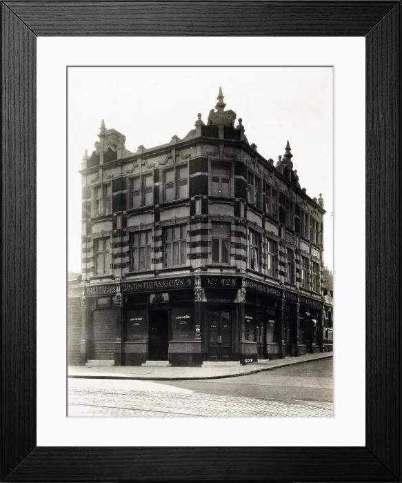 Framed Print : Photograph of Antigallican PH, Charlton, London Framed Print : Photograph of Antigallican PH, Charlton, London