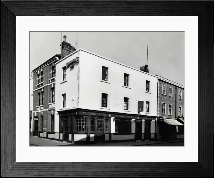 Framed Print : Photograph of Apple Market Inn, Kingston, Surrey Framed Print : Photograph of Apple Market Inn, Kingston, Surrey