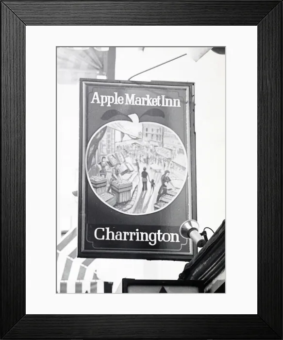 Framed Print : Photograph of Apple Market Inn, Kingston, Surrey Framed Print : Photograph of Apple Market Inn, Kingston, Surrey