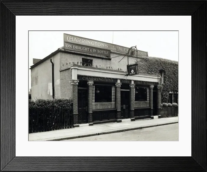 Framed Print : Photograph of Antwerp Arms, Tottenham, London Framed Print : Photograph of Antwerp Arms, Tottenham, London