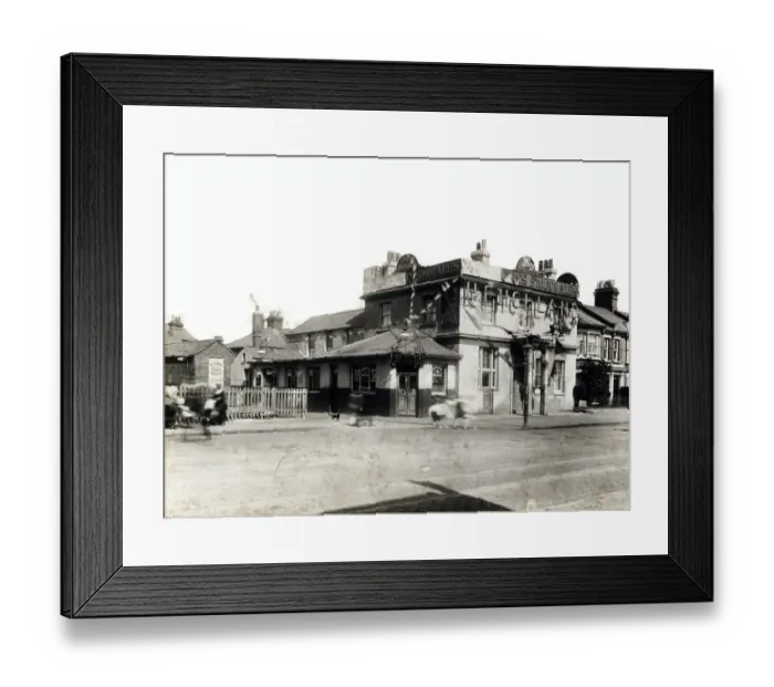 Framed Print : Photograph of Army & Navy Hotel, Southend, Essex Framed Print : Photograph of Army & Navy Hotel, Southend, Essex