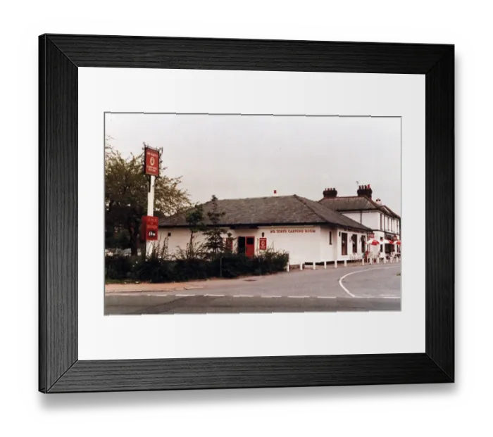 Framed Print : Photograph of Artichoke PH, Brentwood, Essex Framed Print : Photograph of Artichoke PH, Brentwood, Essex